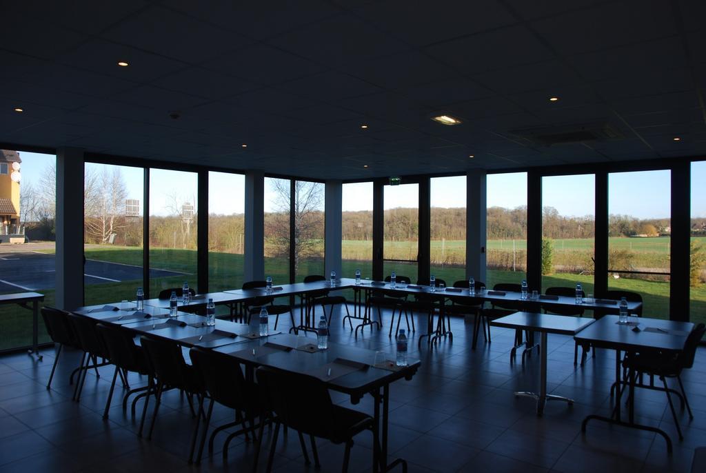 Kyriad Evreux - Netreville Exteriör bild